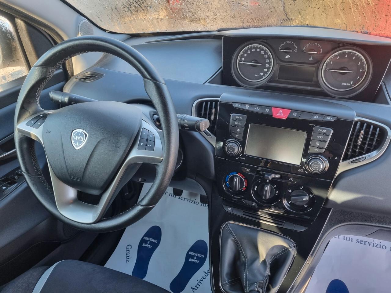 Lancia Ypsilon 1.2 69 CV 5 porte MYA "NEOPATENTATI"