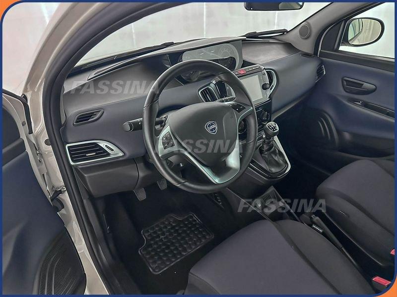 Lancia Ypsilon 1.0 FireFly 70cv Hybrid Platino