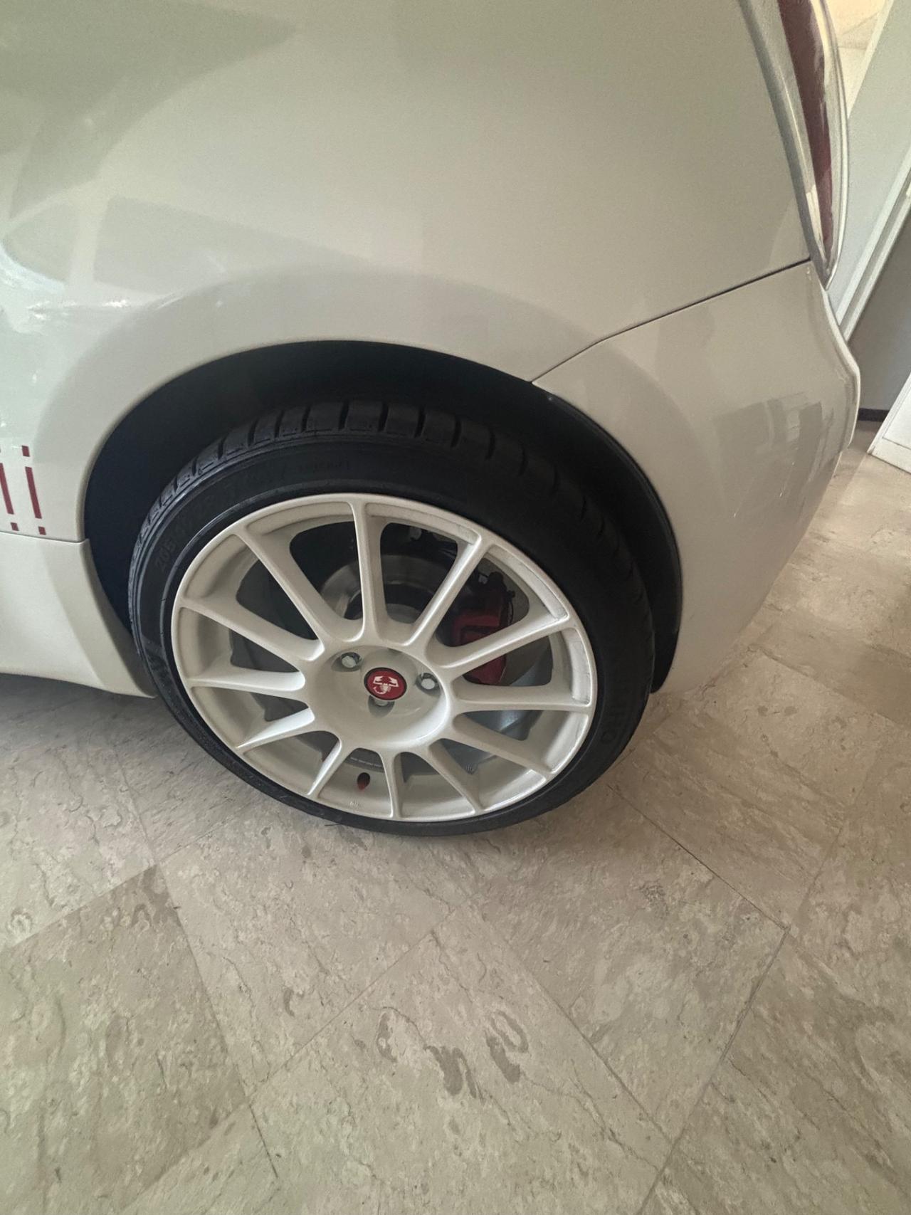 Abarth 500 C 1.4 Turbo T-Jet Custom