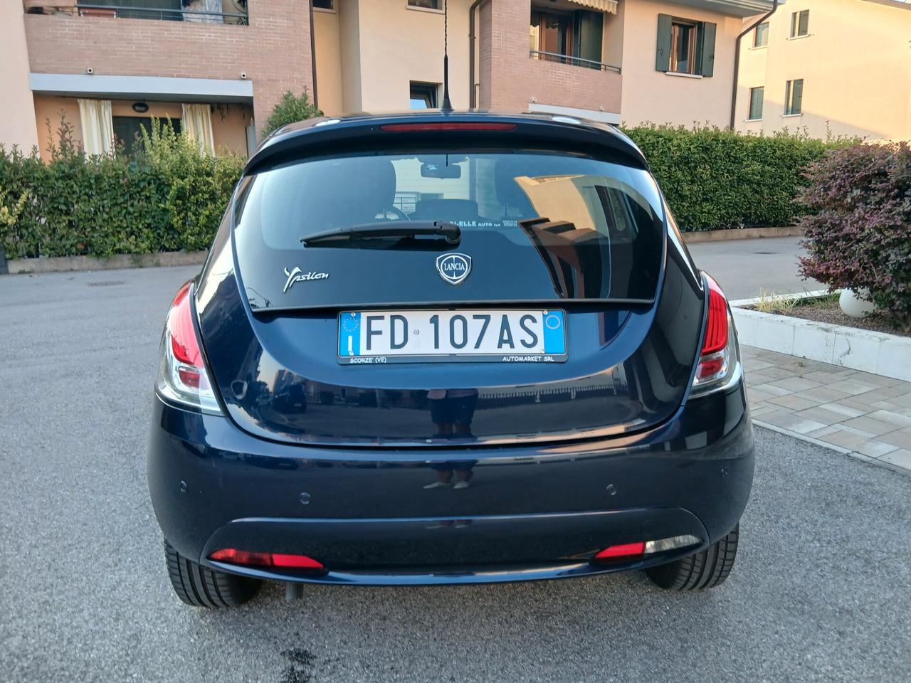 Lancia Ypsilon 1.2 69 CV 5 porte Gold tua a € 169 mese