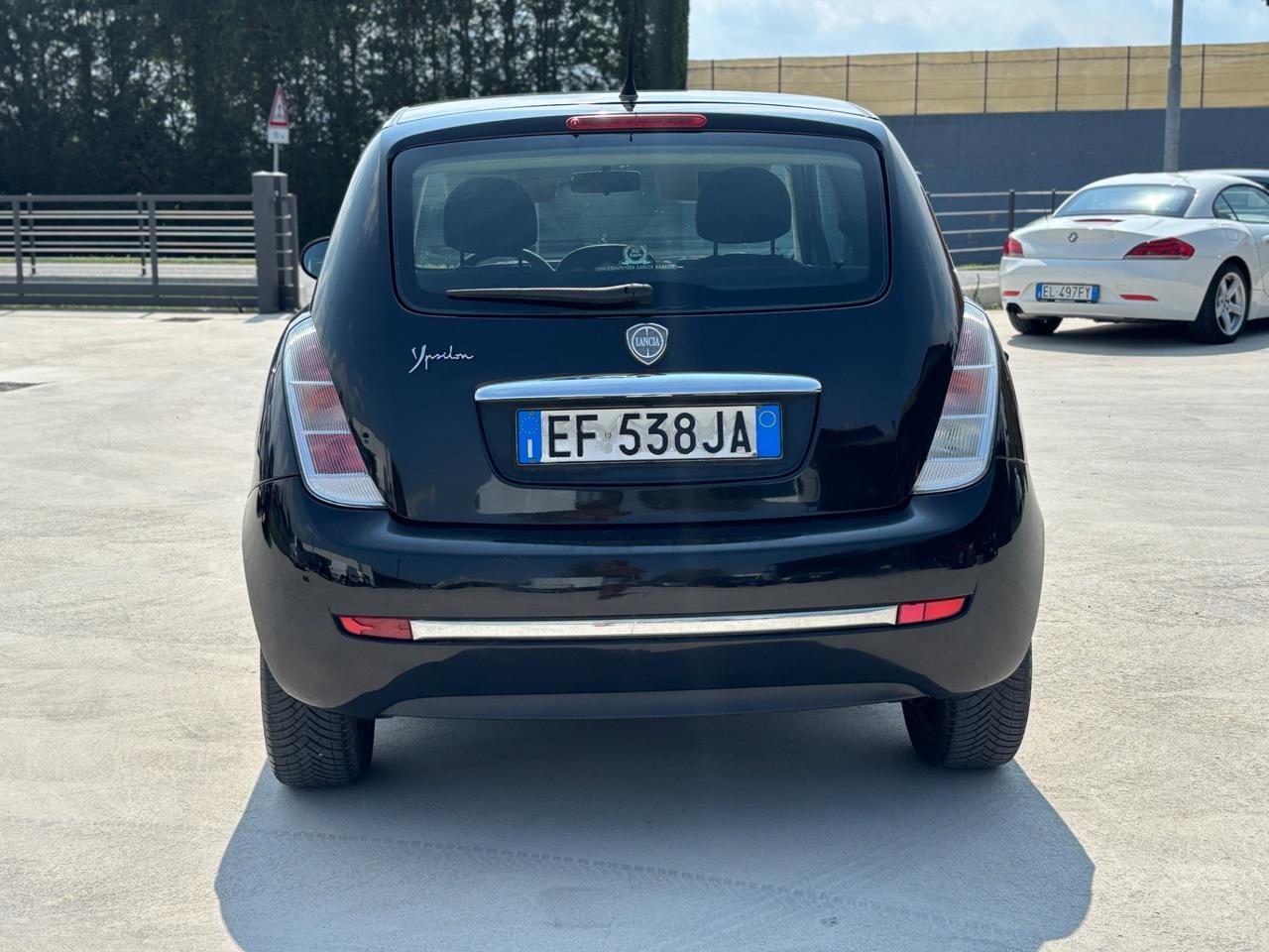 Lancia Ypsilon 1.3 MJT 75 CV Platino