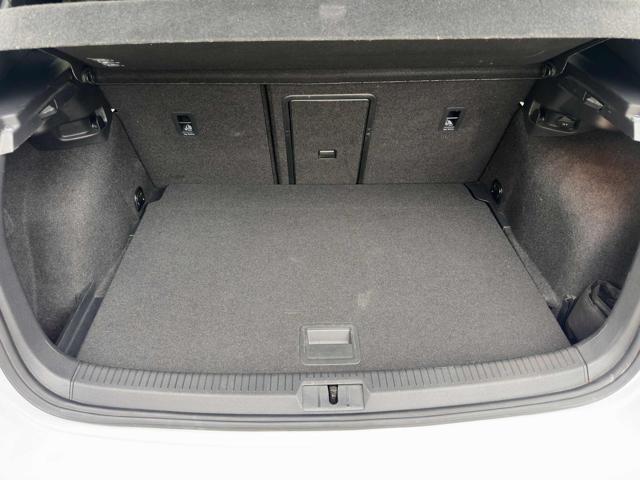 VOLKSWAGEN Golf 2.0 TDI 5p. 150CV R-LINE