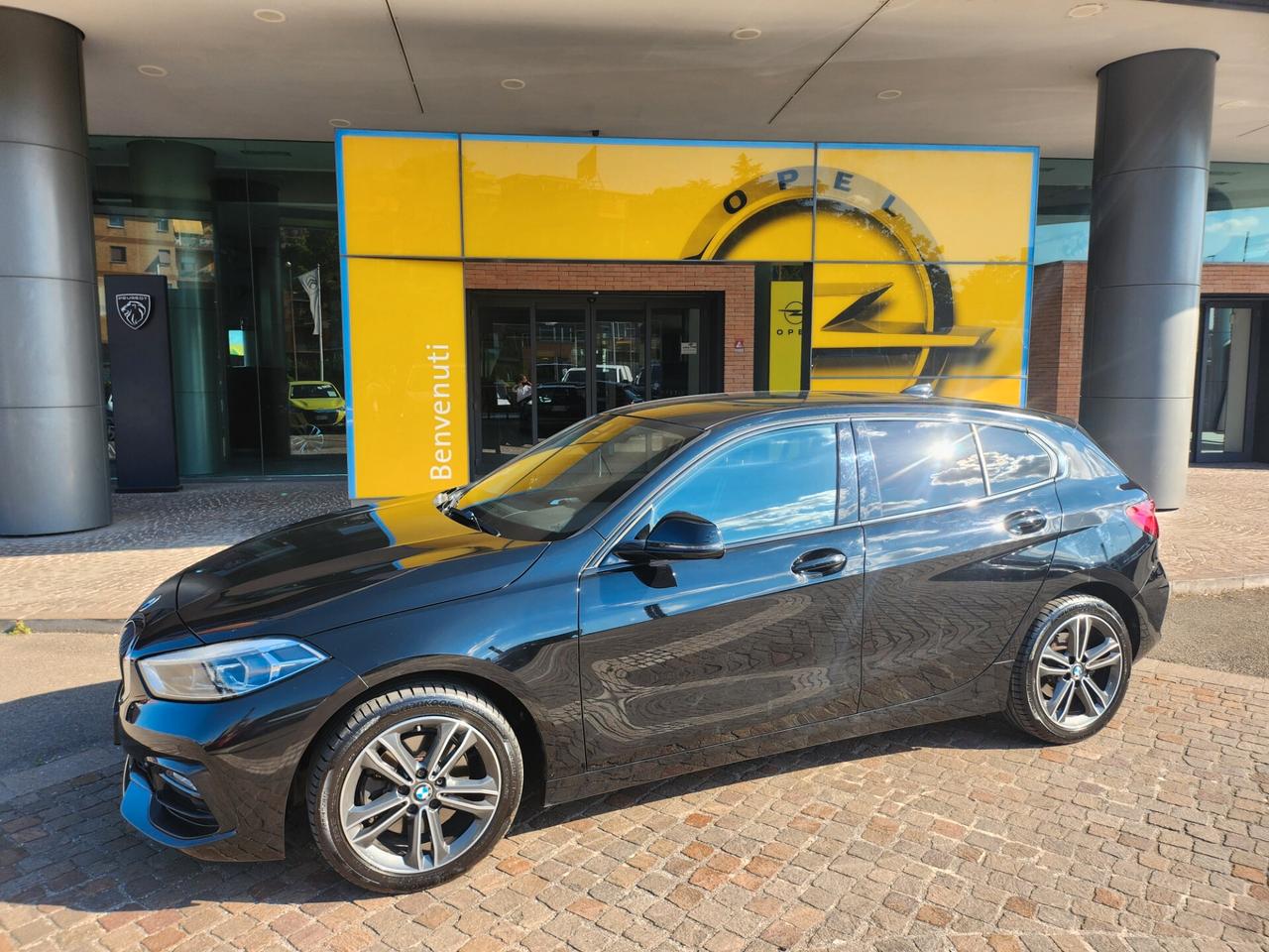 Bmw 118 120d 5p. Luxury