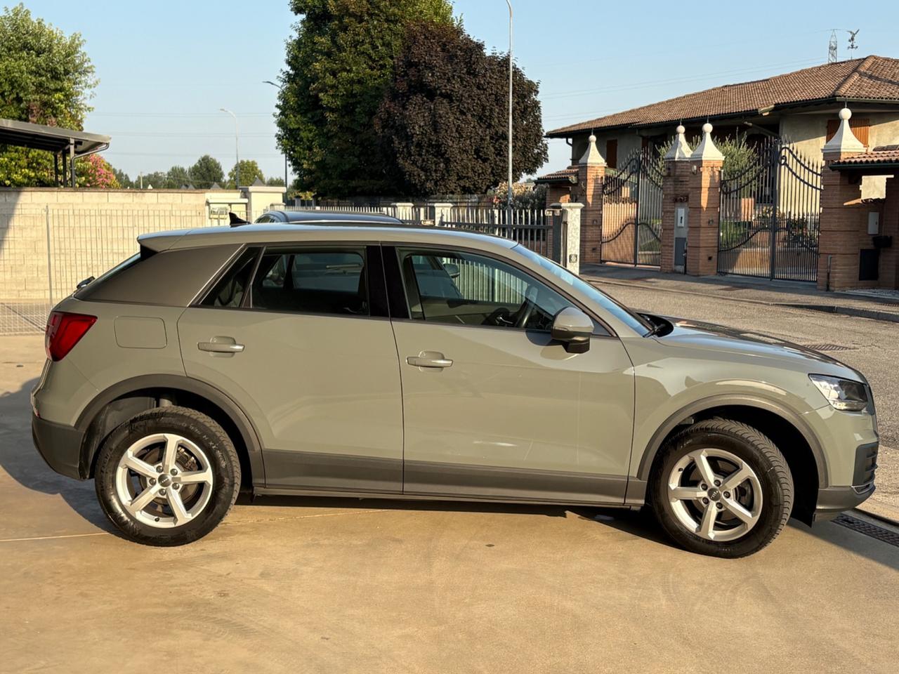 Audi Q2 30 TDI S tronic Identity Black