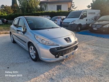 Peugeot 207 1.4 8V 75CV 5p. ONE Line
