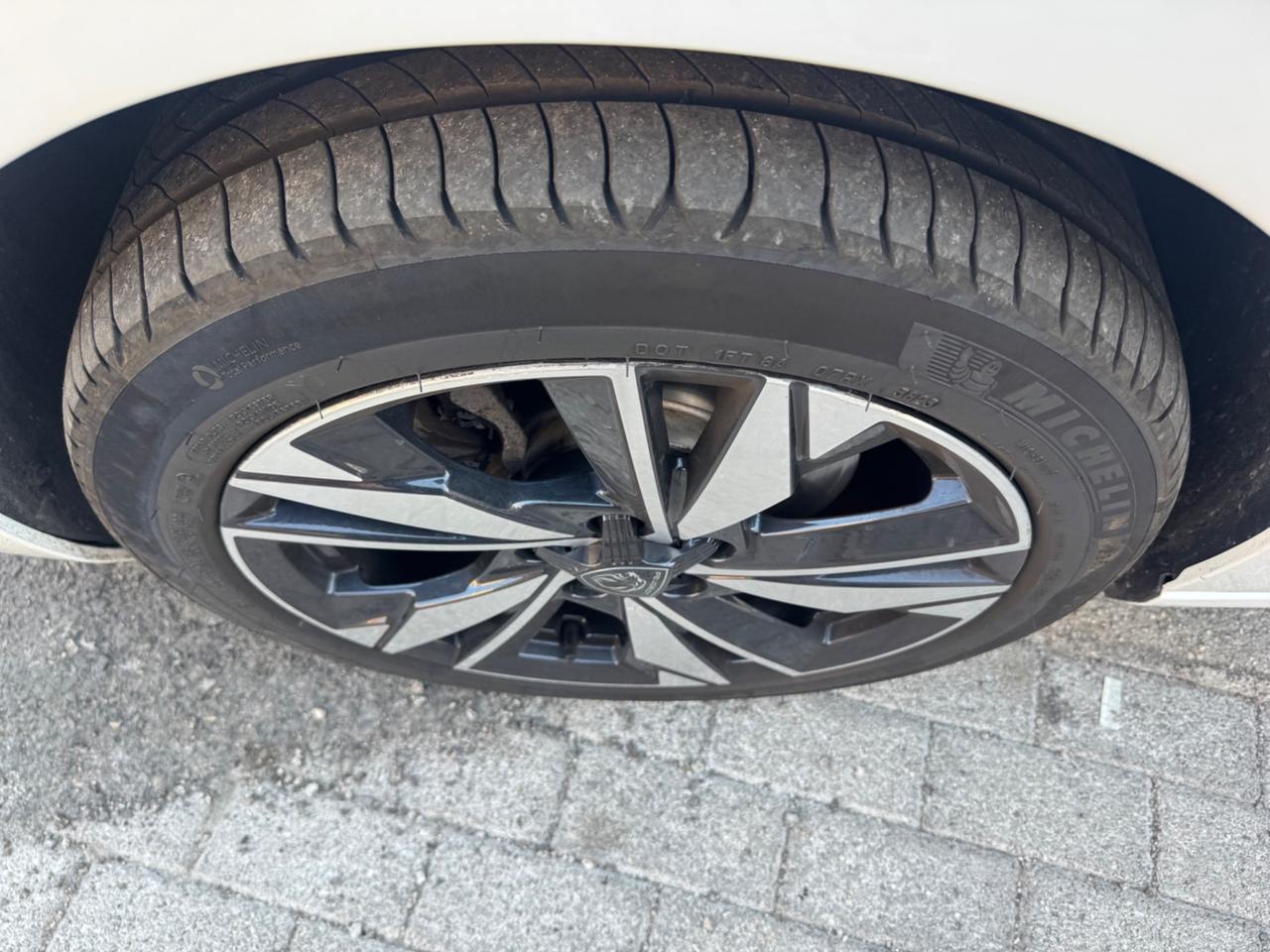 Peugeot 308 BlueHDi 130 S&S EAT8 GT