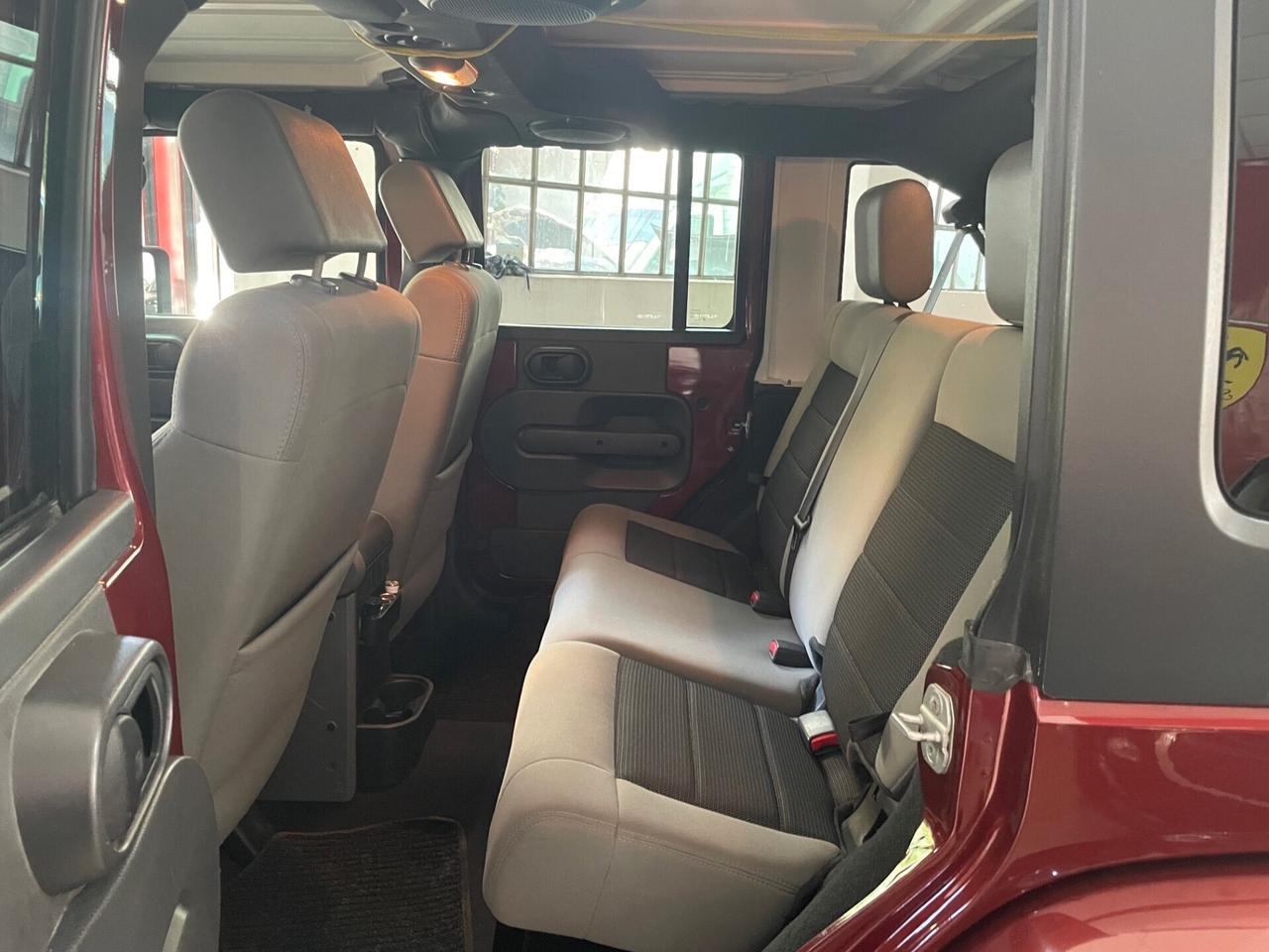 Jeep Wrangler Unlimited 3.8 Sahara