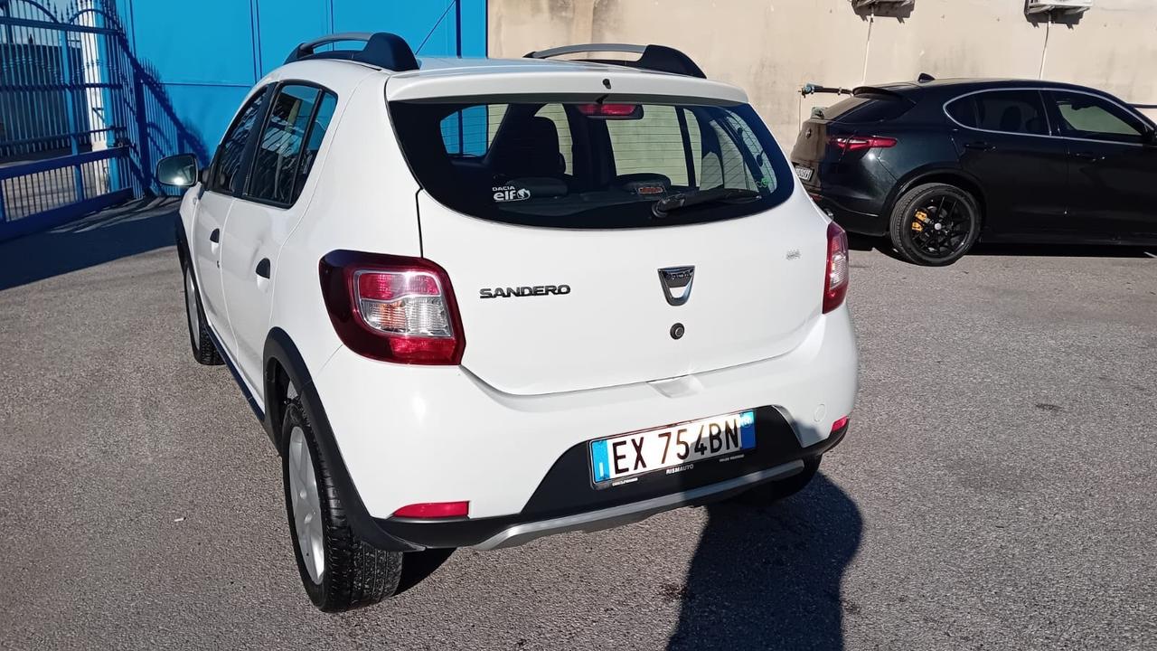 Dacia Sandero stepway -1.4 dci- full-2014