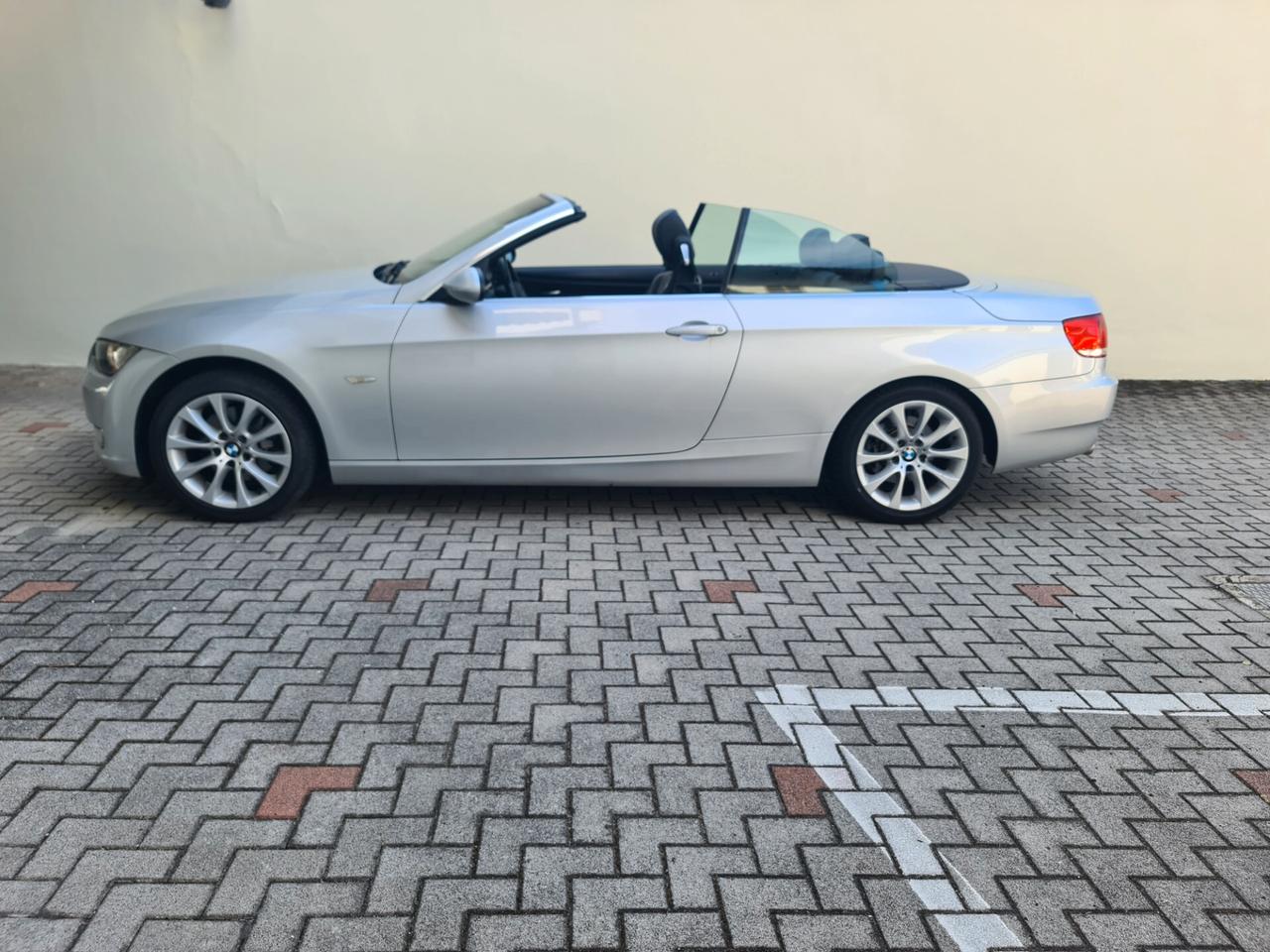 Bmw 320i cat Cabrio Futura - Km. certif.