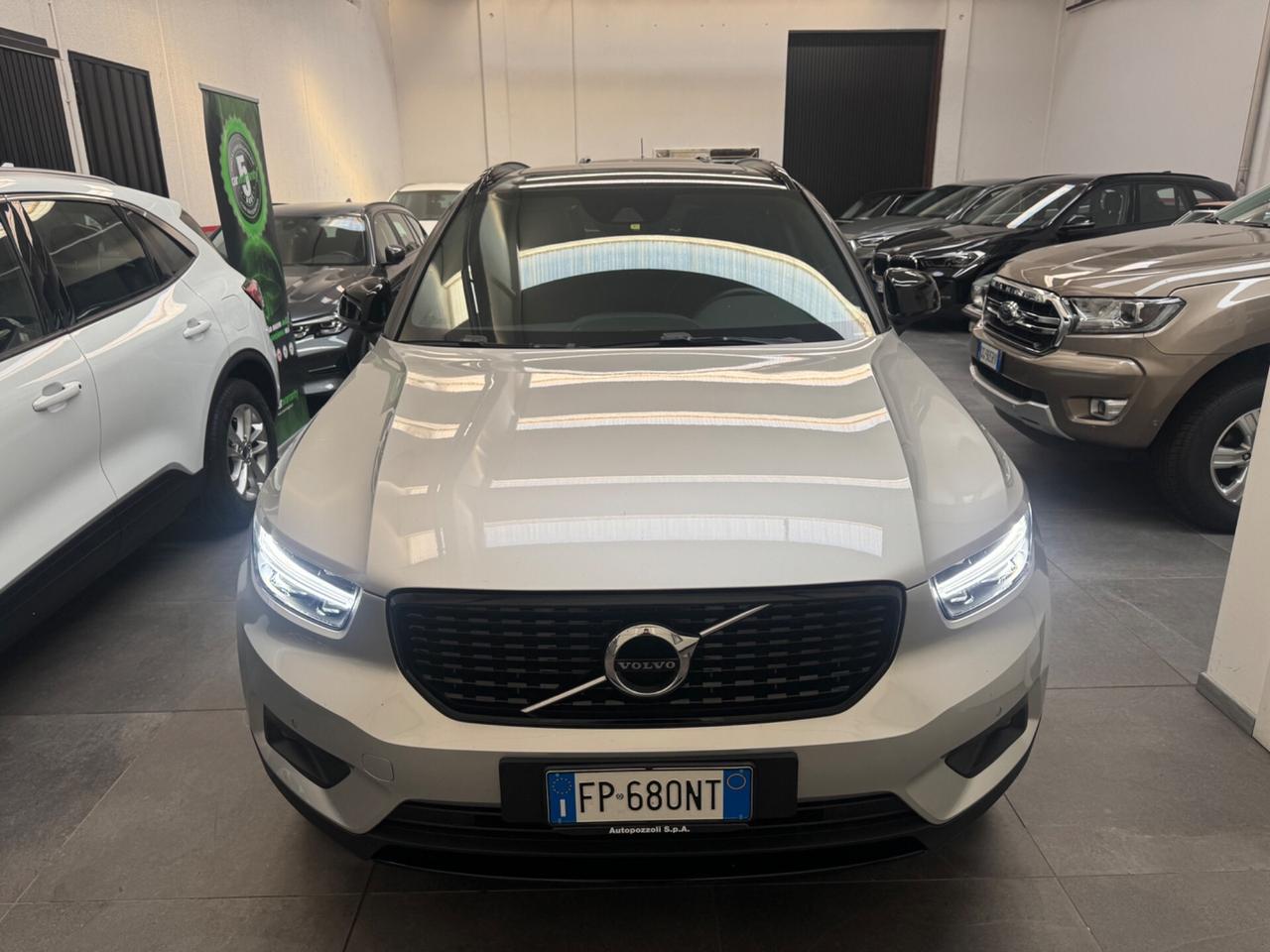 Volvo XC40 D4 AWD Geartronic R-design Full Optional