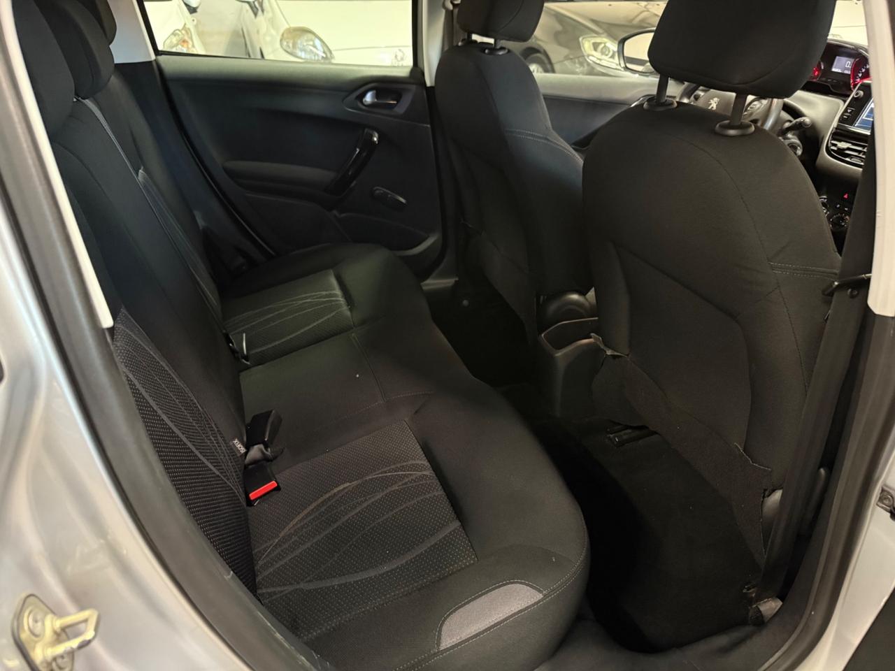 Peugeot 208 PureTech 82 5 porte Allure