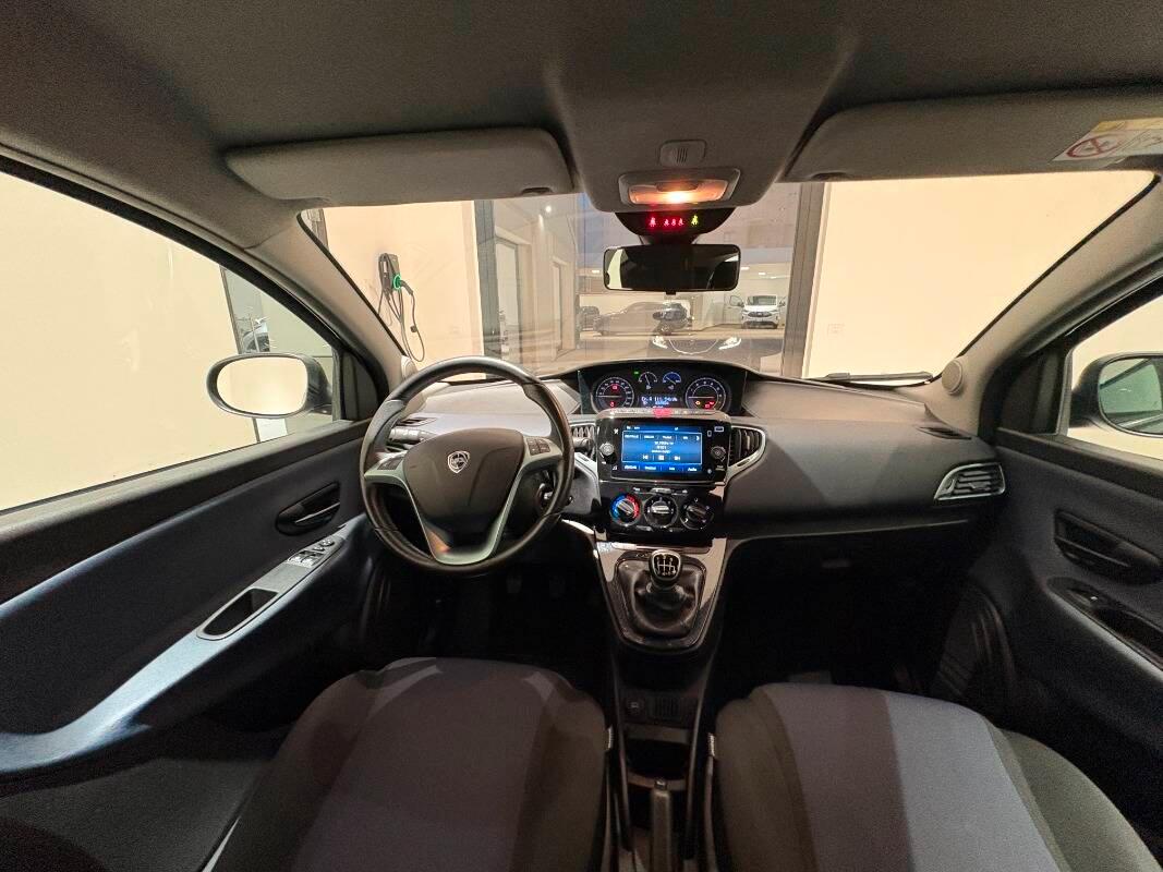 Lancia Ypsilon III 1.0 firefly hybrid Gold Plus s&s 70cv 5p.ti