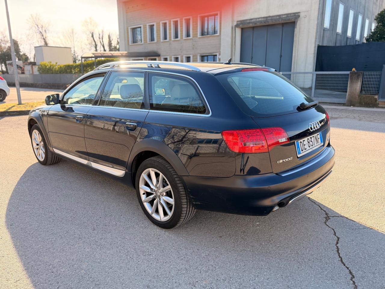 Audi A6 allroad 3.0 V6 TDI F.AP. Pelle beige full opt.
