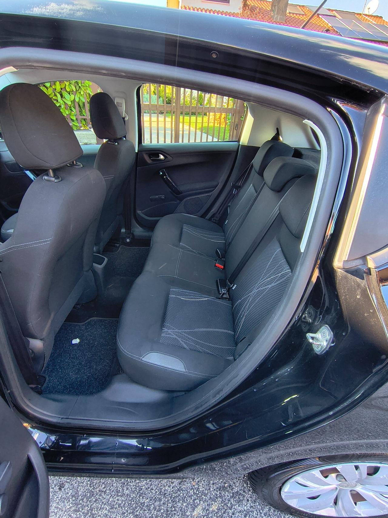 Peugeot 208 1.4 HDi 68 CV 5 porte Access