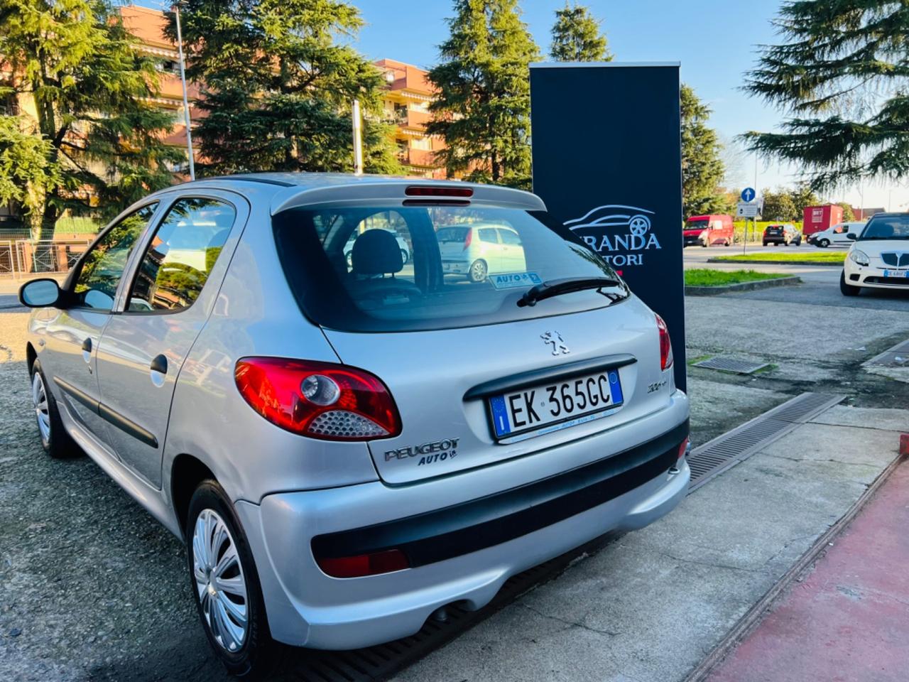 Peugeot 206 CON 12 MESI DI GARANZIA INCLUSI NEL PREZZO