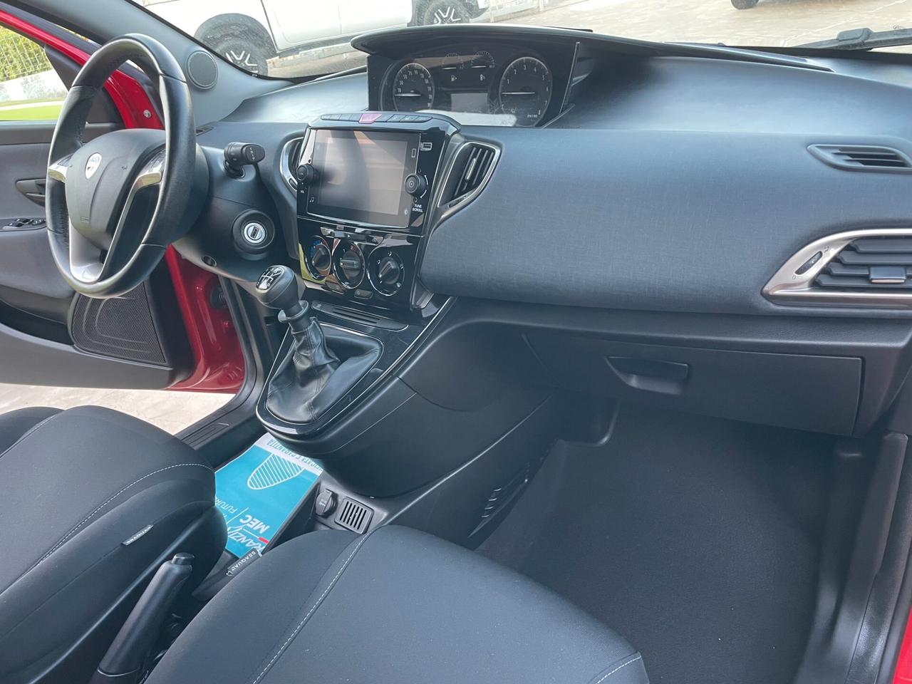 Lancia Ypsilon 1.0 FireFly 5 porte S&S Hybrid Ecochic Gold "Km 48.000"