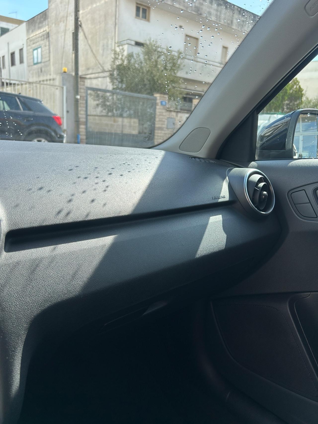 Audi A1 1.4 tdi 90cv S tronic-2015