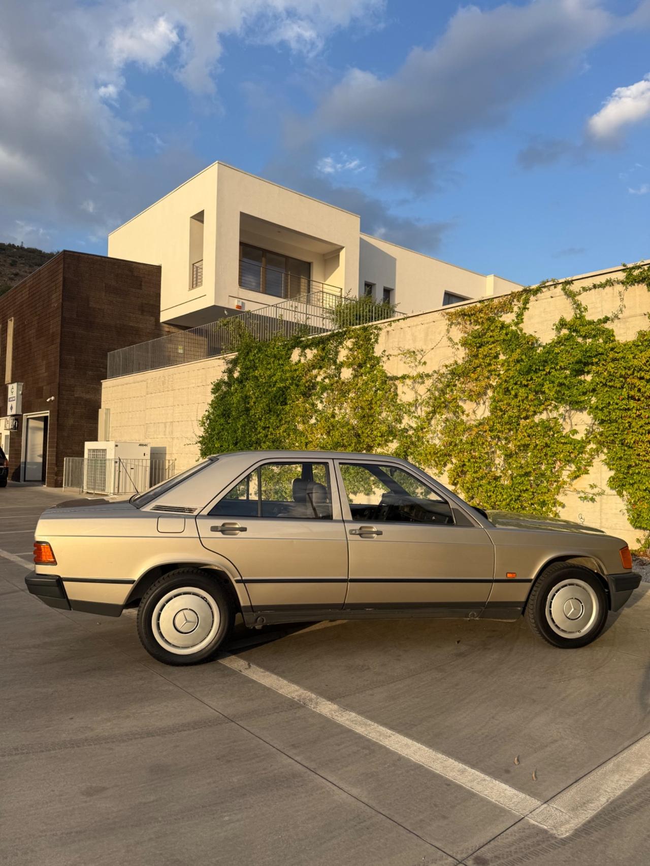 Mercedes-benz 190 2.0 E