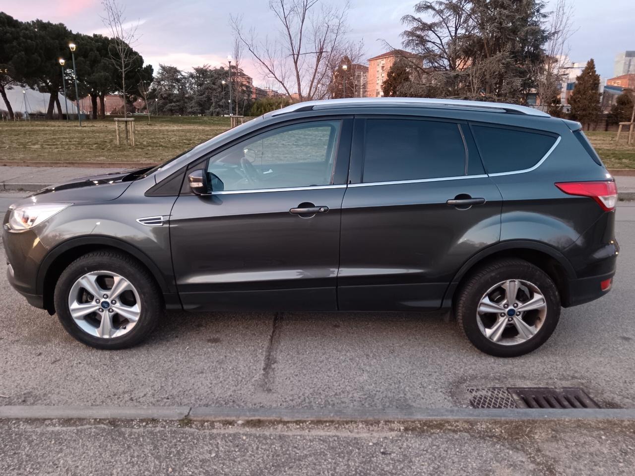 Ford Kuga 2.0 TDCI 120 CV S&S 2WD Titanium