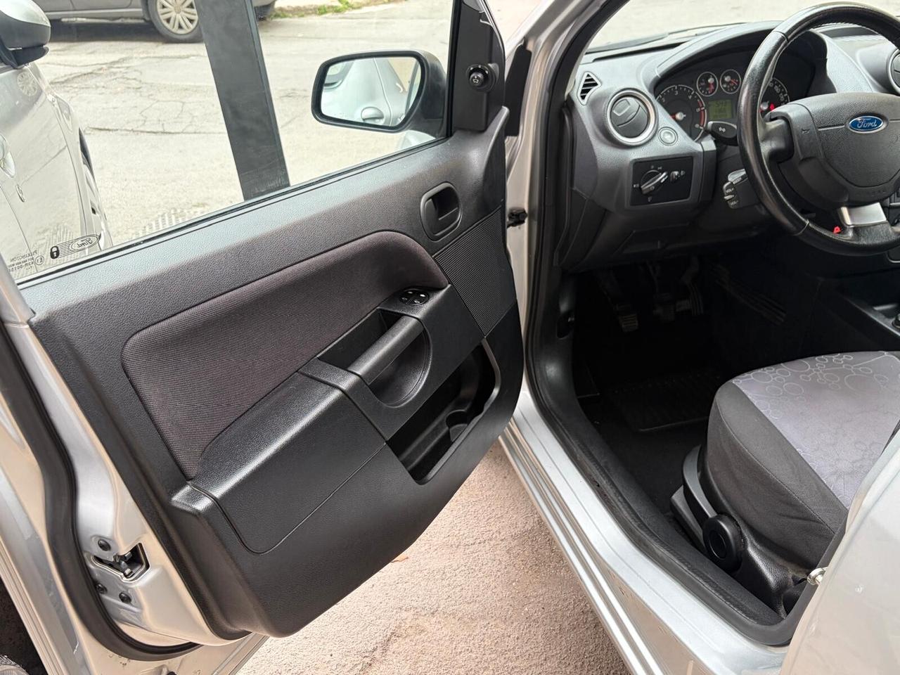 Ford Fiesta 1.4 TDCi 5p. Titanium RARA 97.000KM