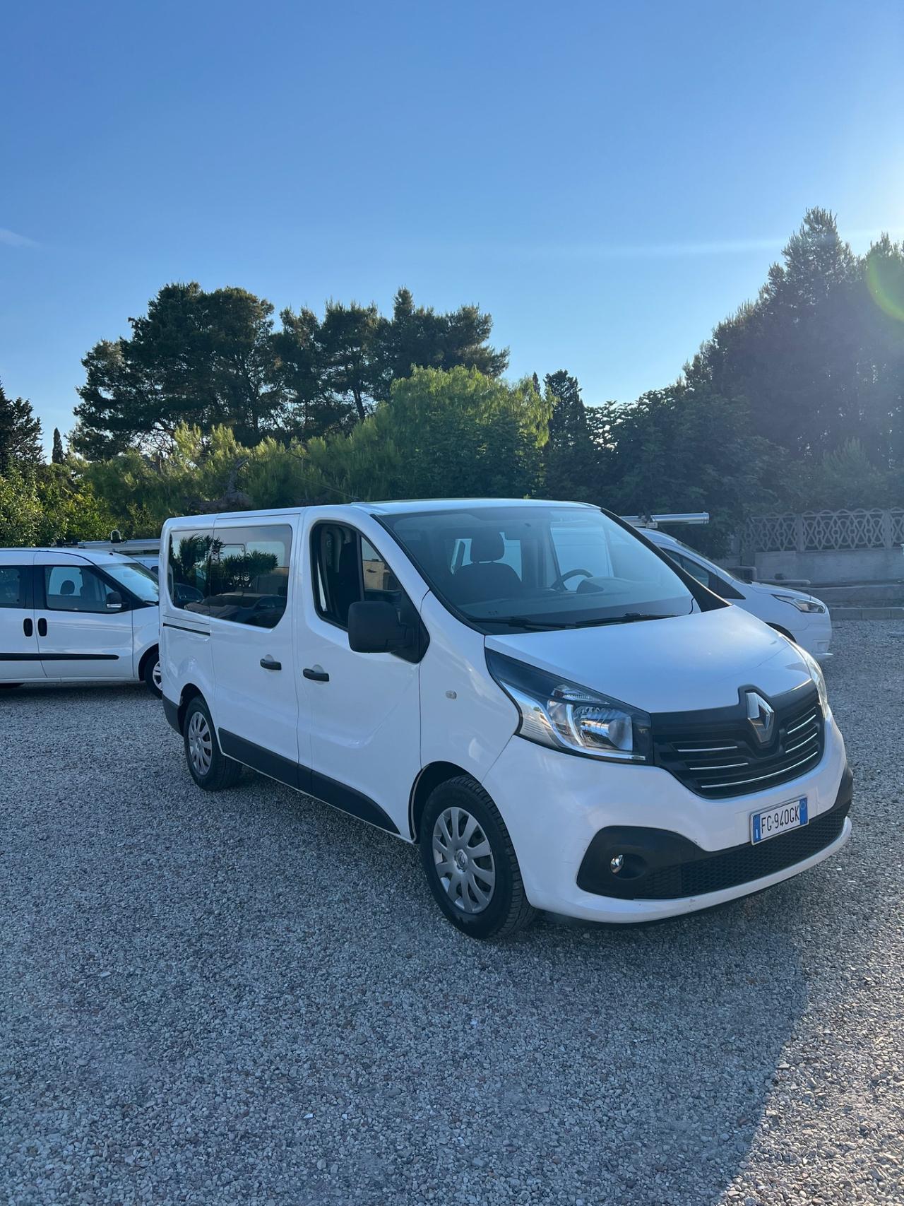 Renault Trafic 9 posti 1.6 diesel in arrivo