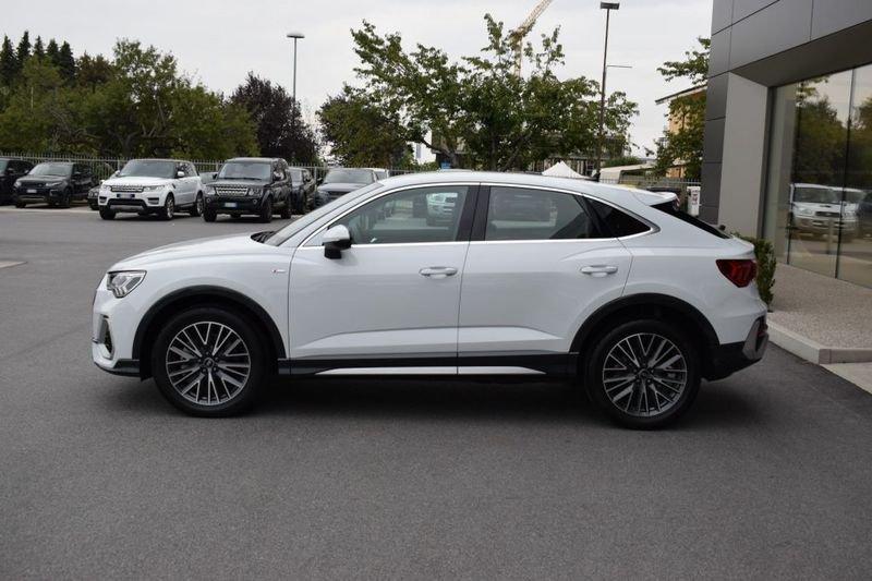 Audi Q3 40 TDI S line QUATTRO da 439 euro al mese