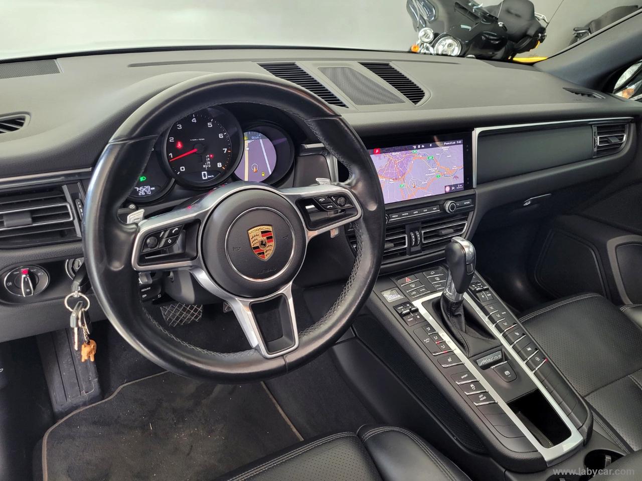 PORSCHE Macan 2.0