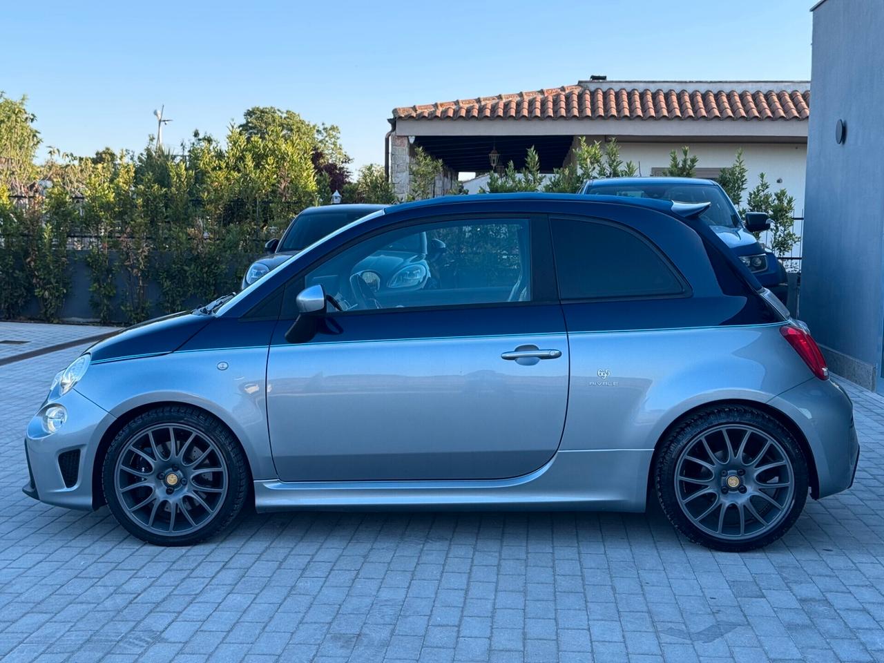 Abarth 695 C 1.4 Turbo T-Jet Rivale*AKRAPOVIC*CARBONIO*BEATS*