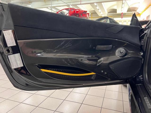 FERRARI 488 Pista |FERRARI APPROVED|LIFT|CARPLAY|FULL CARBON