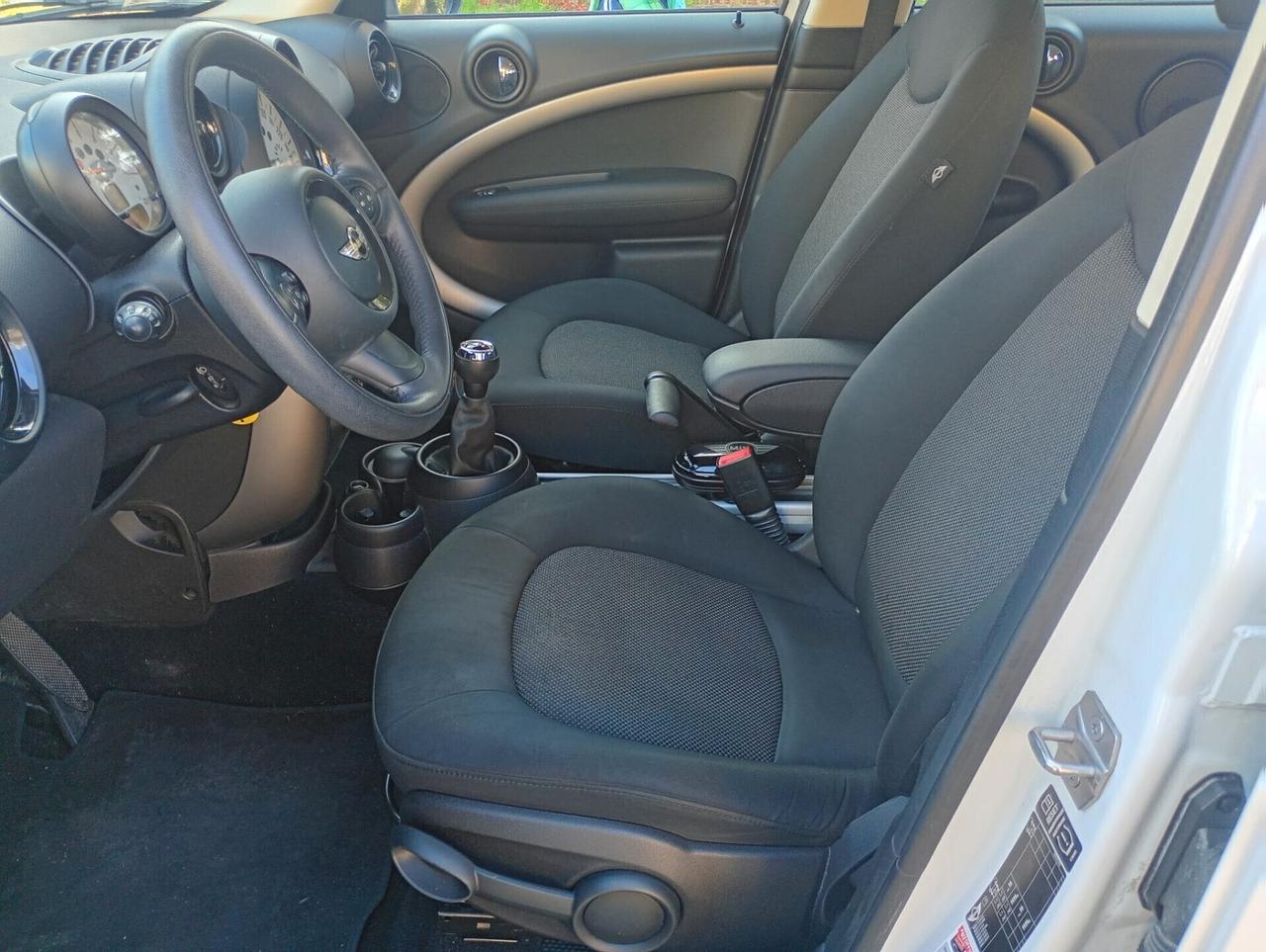 MINI COUNTRYMAN INTROVABILE CON 37.000 KM 1.6 DIESEL