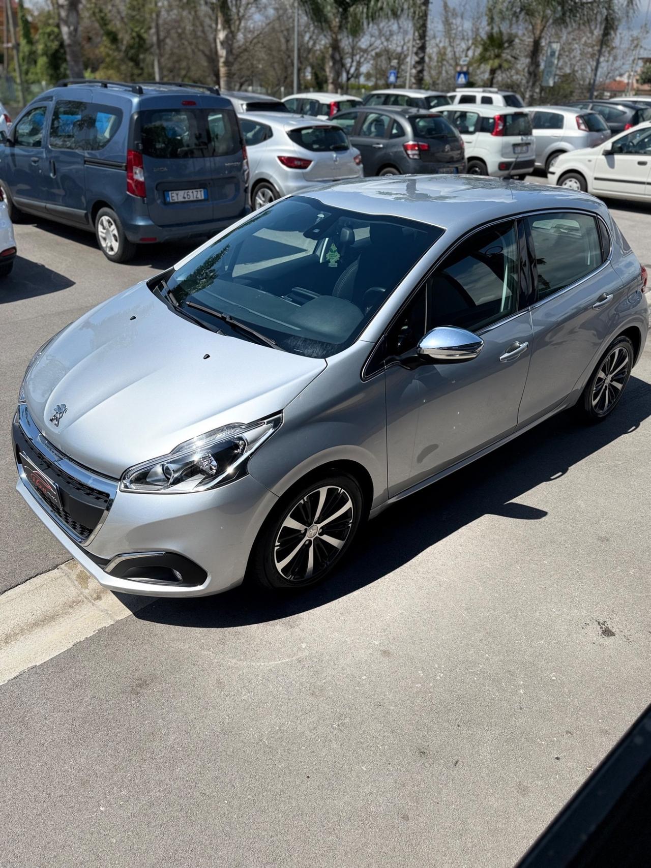 Peugeot 208 BlueHDi 100 5 porte Allure