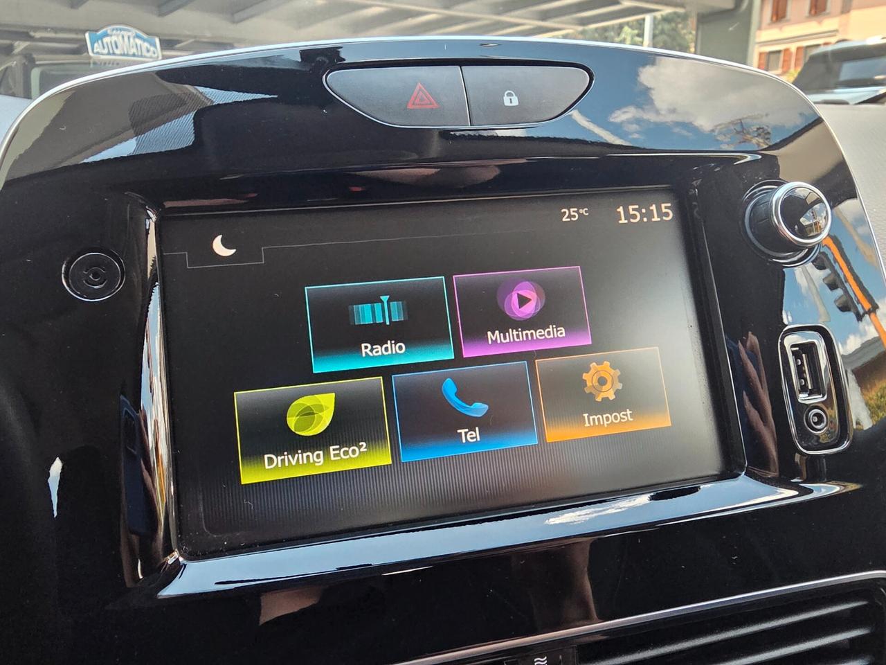 Renault Clio 0.9 TCE 75cv Moschino / UNICOPROPRIETARIO