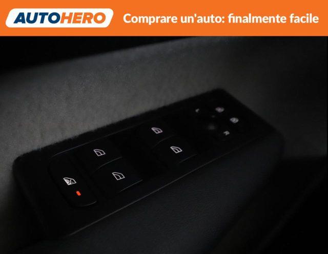 VOLVO XC40 T2 Geartronic Momentum Pro