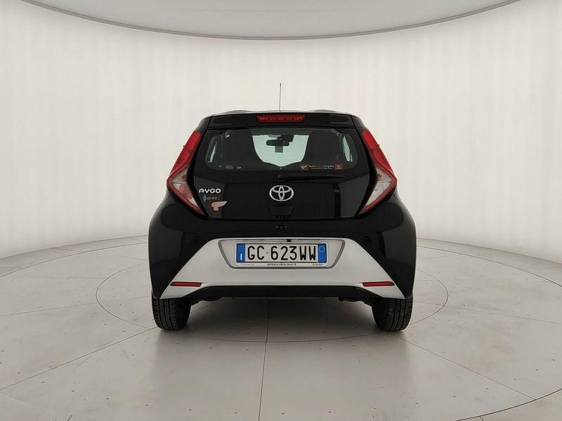 Toyota Aygo Connect 1.0 VVT-i 72 CV 5 porte x-fun