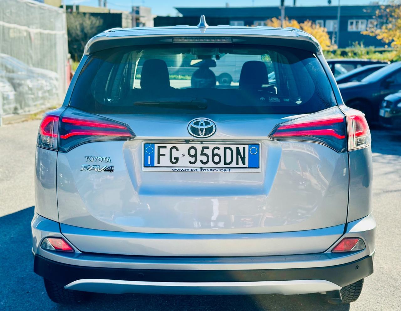 Toyota RAV 4 2016 2.0 D-4D km 130,000 ok neopatentati ! ! !