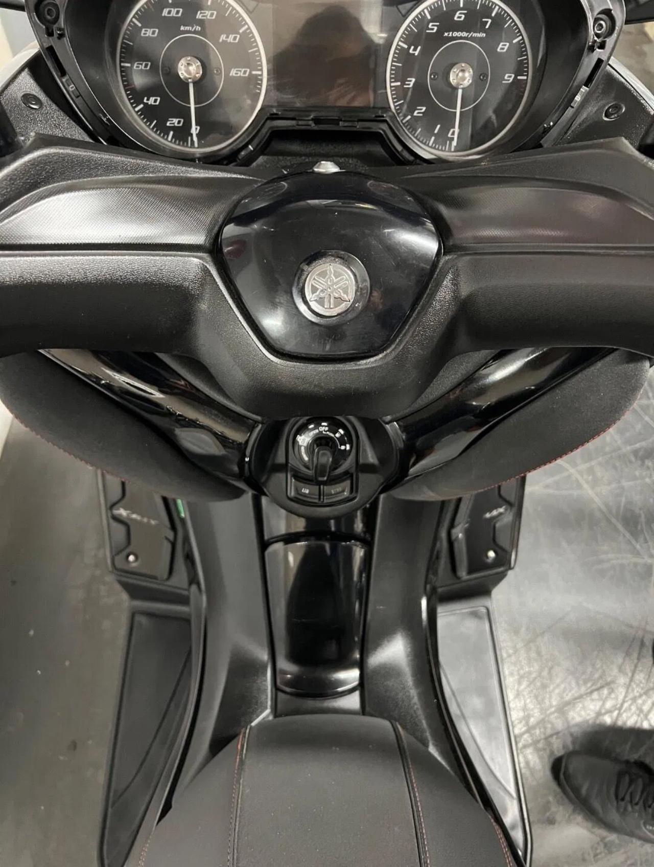 Yamaha X-Max 300 Tech Max