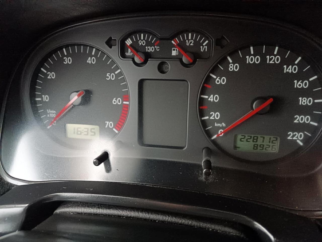 Volkswagen Golf 1.4 16V cat 5 porte