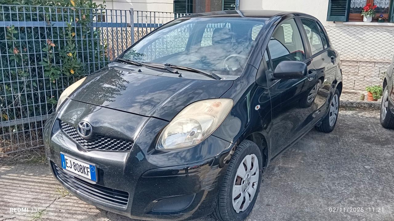 Toyota Yaris 1.0 5 porte