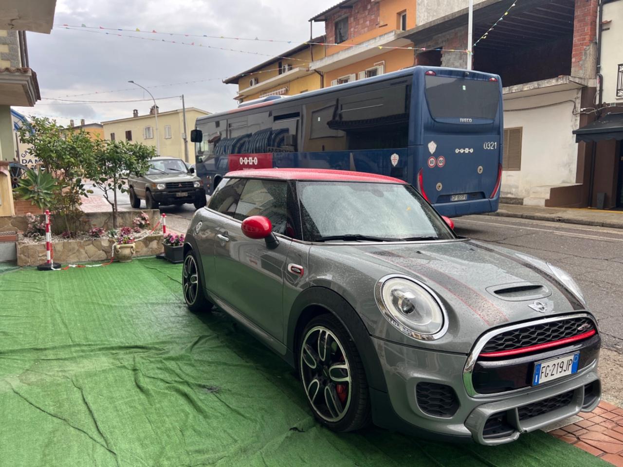 Mini John Cooper Works challenge edition