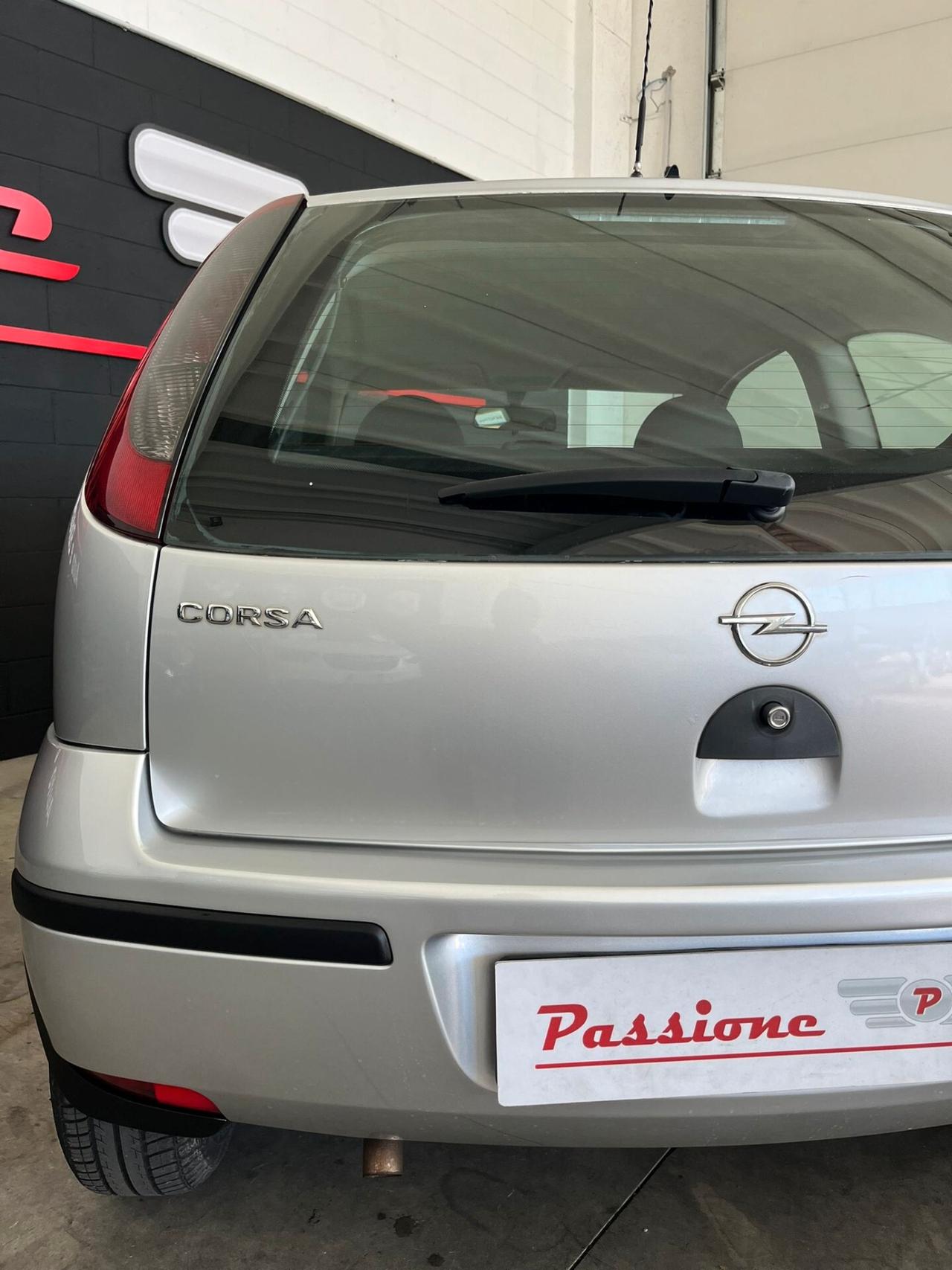 Opel Corsa 1.2i 16V cat 3 porte Silverline