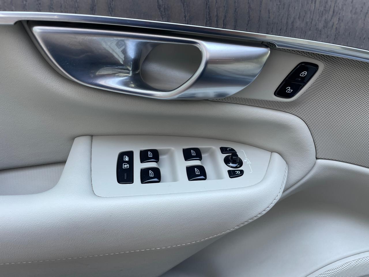 Volvo XC 90 XC90 B5 (d) AWD automatico 7 posti Ultimate Bright