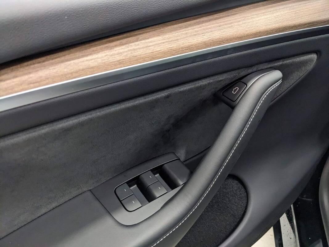 Tesla Model Y 440 cv, AWD, Tetto Panoramico, Autonomia WLTP 533km, 0-100km h 5.0 sec