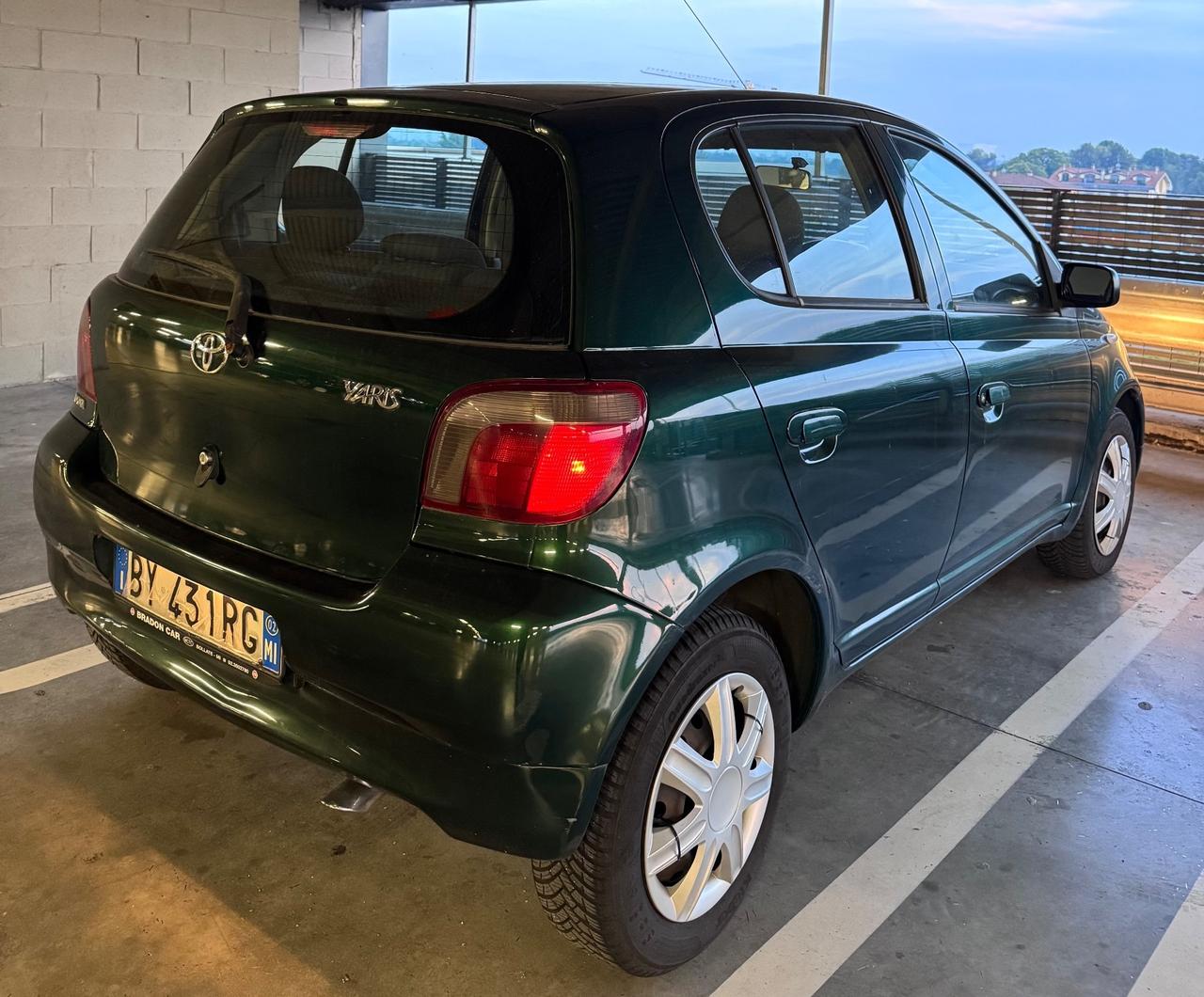 Toyota Yaris 1.3i 16V cat 5 porte Luna