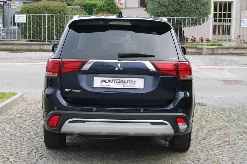 Mitsubishi Outlander 2.0 4WD GPL Bi-fuel CVT Insport SDA 7 posti