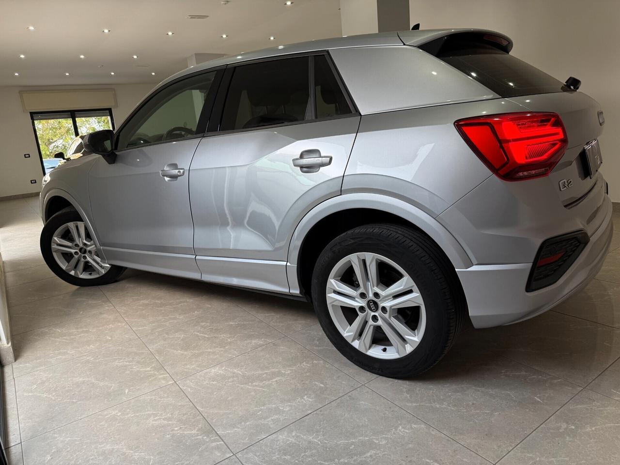 Audi Q2 30 TDI S tronic Identity Black