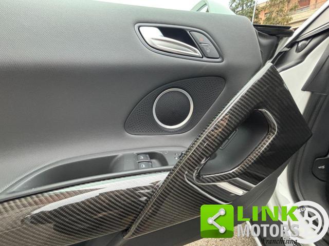 AUDI R8 4.2 V8 FSI quattro R tronic