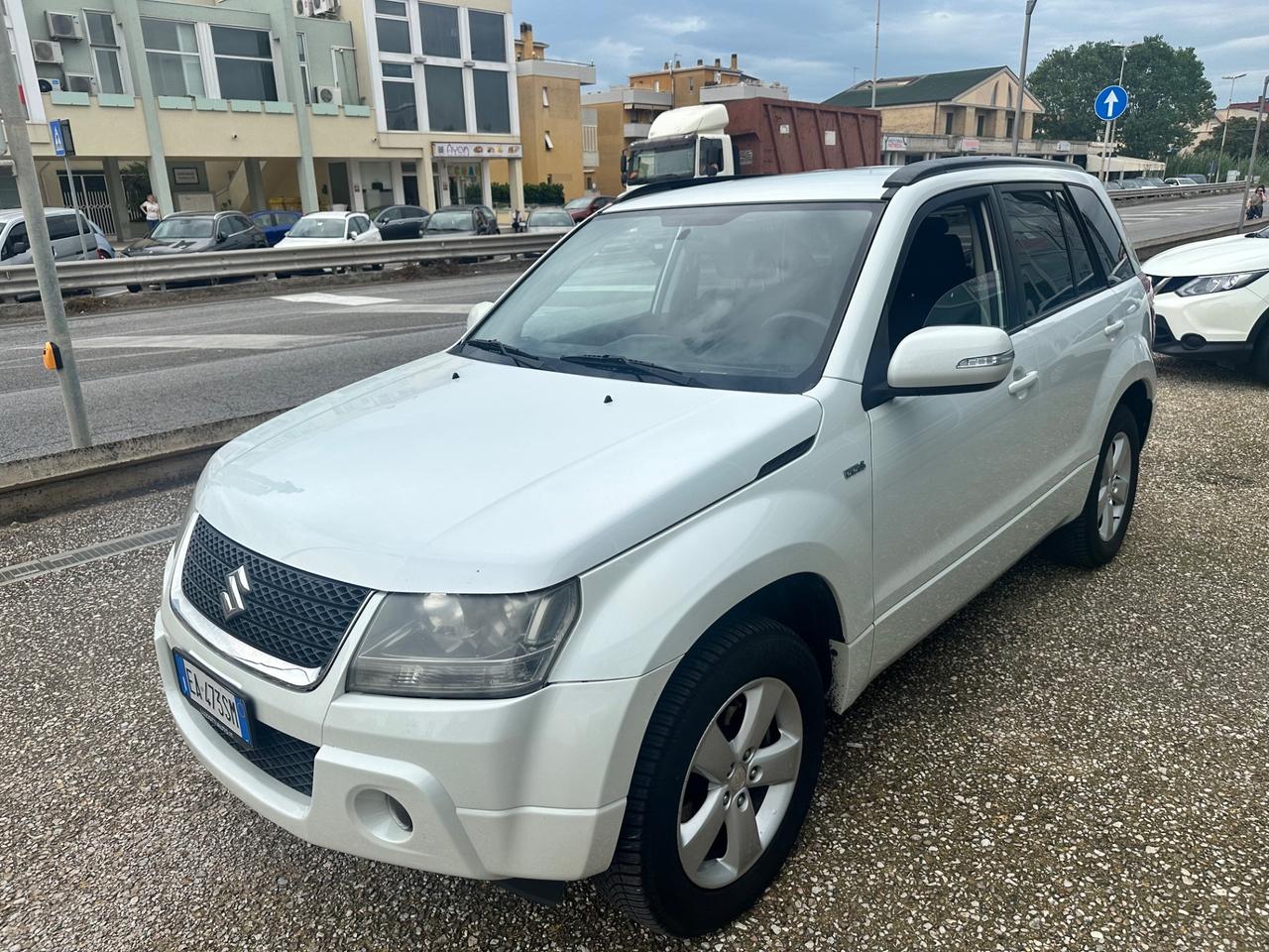 Suzuki Grand Vitara 1.9 DDiS 5 porte Executive 4x4 gancio