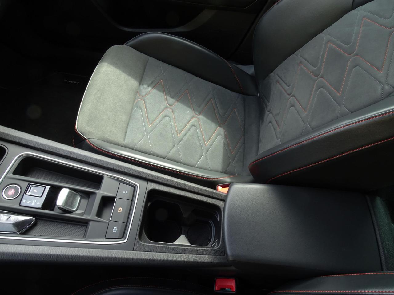 SEAT Leon 1.4 e-HYBRID 204 CV DSG FR PLUG IN *UNIPRO*