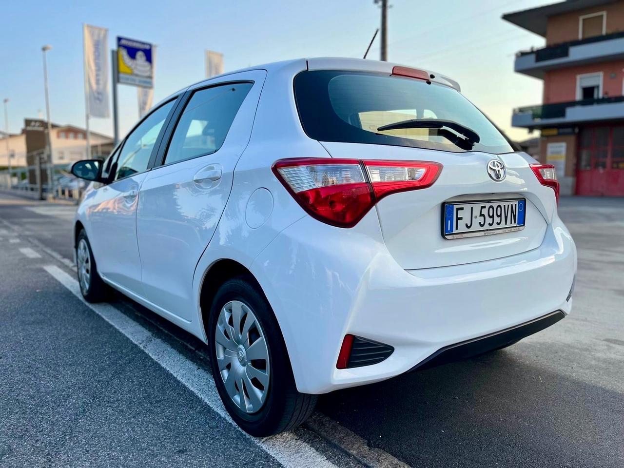Toyota Yaris 1.0 5 porte Active
