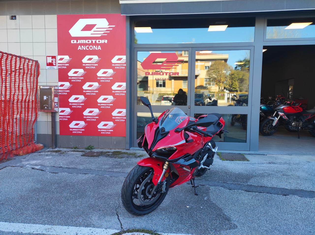 Qj Motor SRK 800RR